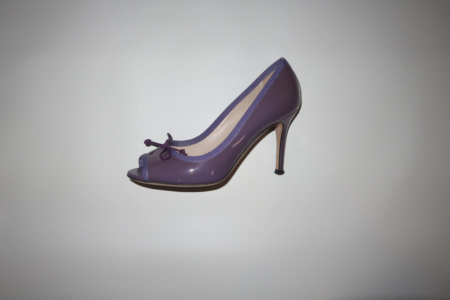D&G Patent Leather Bow Accents Pumps